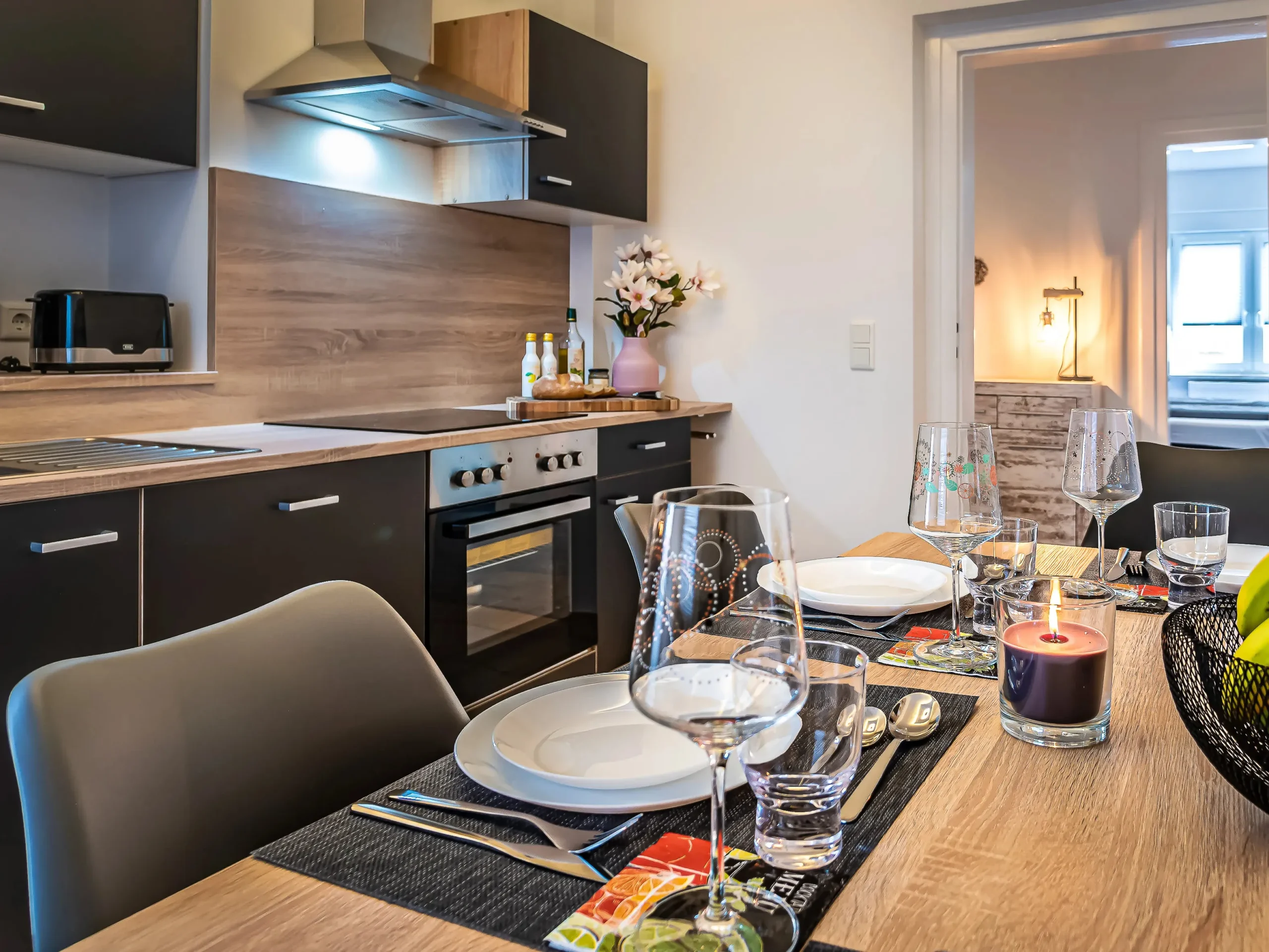 ferienwohnung-halle-essbereich-und-kueche