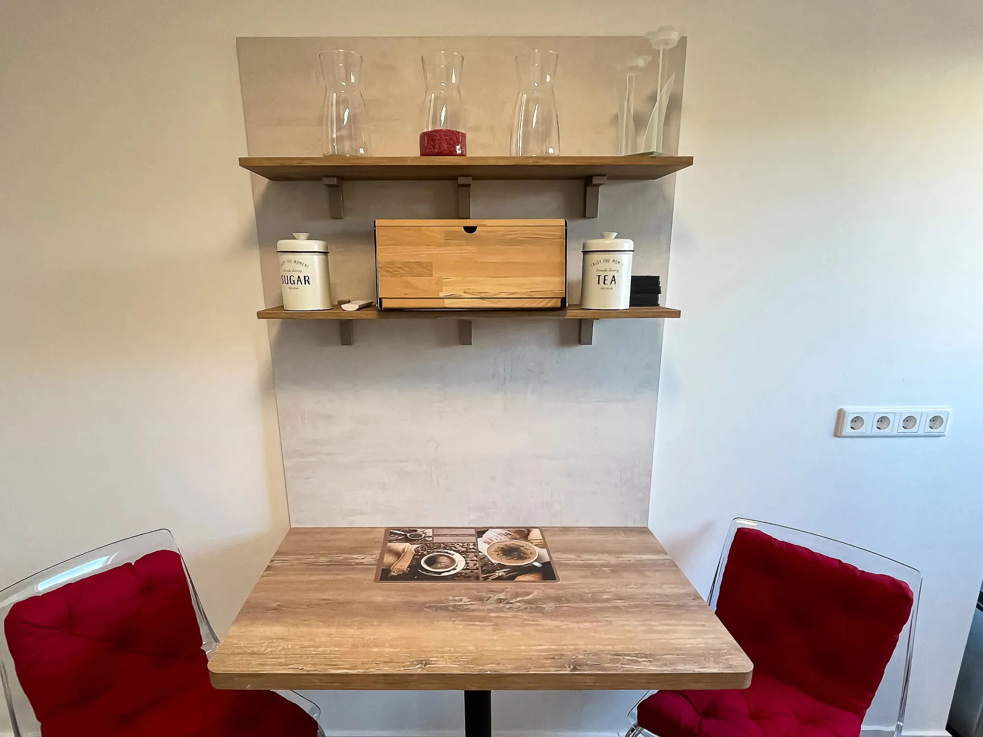 ferienwohnung-halle-essplatz-holz