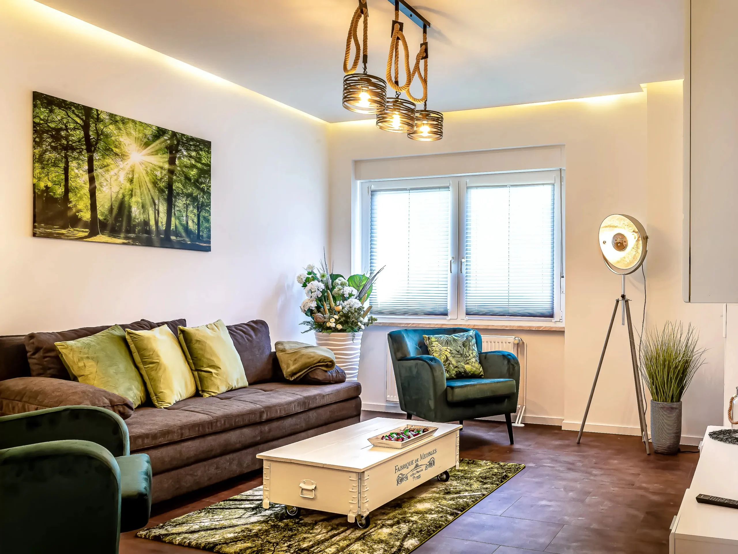 ferienwohnung-halle-wohnzimmer-modern-einrichtung